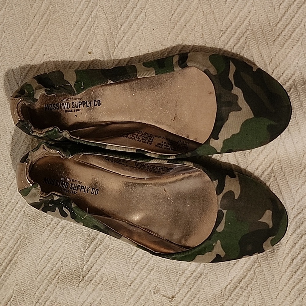 Mossimo camo flats 7